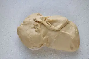 Pâte levée feuilletée (pâte à croissants) : Étape 6