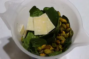 Pesto aux pistaches et épinards : Étape 3