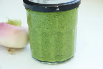 Pesto de feuilles de navets