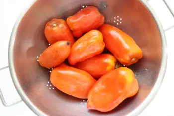 Sauce tomate de fin de saison : Étape 1