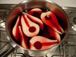 Poires au cassis et vin rouge : Étape 3