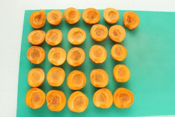 Clafoutis aux abricots et crème d'amandes : Étape 2