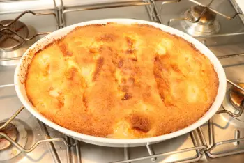 Clafoutis aux abricots et crème d'amandes : Étape 8