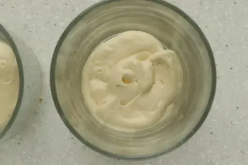 Verrine poires et fraises, crème tiramisu : Étape 7