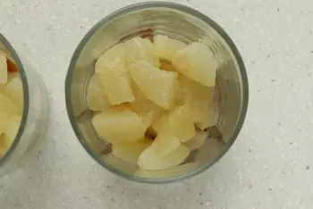 Verrine poires et fraises, crème tiramisu : Étape 9