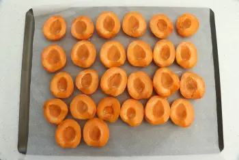 Abricots rôtis à la verveine : Étape 1