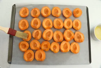 Abricots rôtis à la verveine : Étape 2