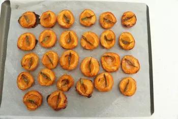 Abricots rôtis à la verveine : Étape 6