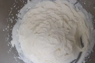 Verrines fraises-kiwis crème de mascarpone : Étape 2