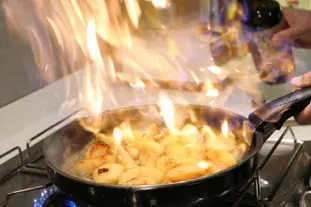 Pommes flambées Normandes : Étape 5