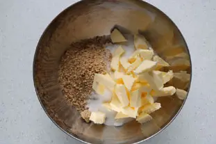 Crumble d'automne pommes et prunes : Étape 3