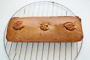 Gâteau aux noix et pommes caramélisées : Étape 13