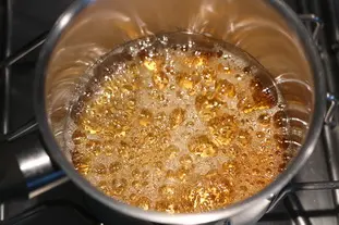 Gâteau de semoule caramel et raisins : Étape 2