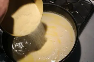 Gâteau de semoule caramel et raisins : Étape 6