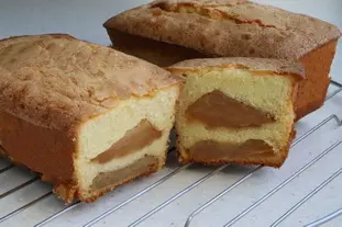 Biscuit moelleux aux pommes caramélisées