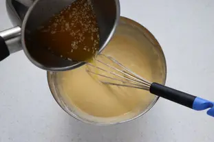 Biscuit moelleux aux pommes caramélisées : Étape 5