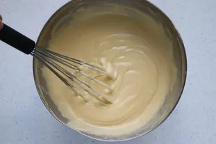 Biscuit moelleux aux pommes caramélisées : Étape 6