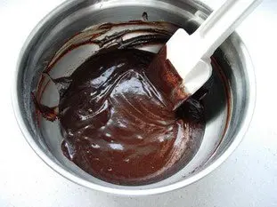 Mi-cuit au chocolat et coulis de framboises : Étape 11