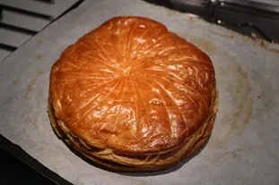 Galette des rois à la crème d'amandes : Étape 12