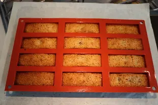 Financiers noisettes et griottines : Étape 9