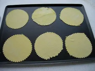 Fins chaussons aux pommes et amandes : Étape 12