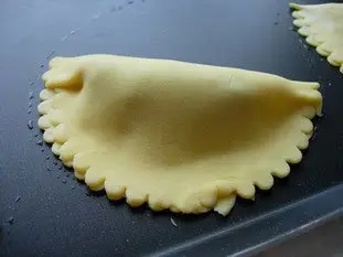 Fins chaussons aux pommes et amandes : Étape 15