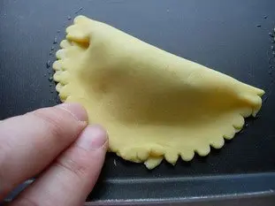 Fins chaussons aux pommes et amandes : Étape 16