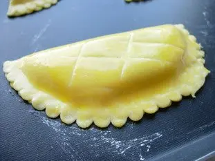 Fins chaussons aux pommes et amandes : Étape 18