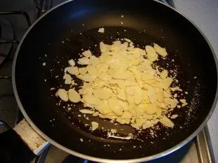 Fins chaussons aux pommes et amandes : Étape 4