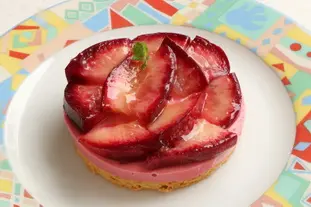 Tartelettes sablées au cassis et pêches de vigne
