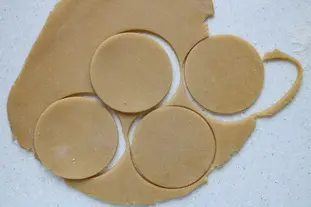 Tartelettes sablées au cassis et pêches de vigne : Étape 4