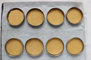 Tartelettes sablées au cassis et pêches de vigne : Étape 5