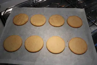 Tartelettes sablées au cassis et pêches de vigne : Étape 6