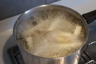 Timbale d'asperges en crème carnée : Étape 1