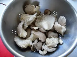 Poêlée de champignons, oignons nouveaux et jambon cru : Étape 1