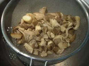 Poêlée de champignons, oignons nouveaux et jambon cru : Étape 9