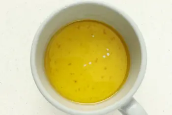 Cake tomate, moutarde et thon : Étape 1