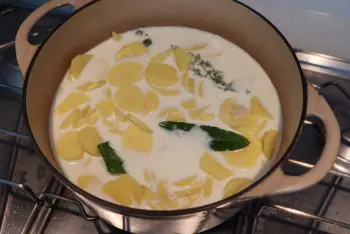 Gratin de pommes de terre aux 3 fromages : Étape 2