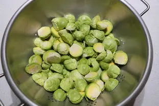 Choux de bruxelles rôtis à la sauge et citron : Étape 1