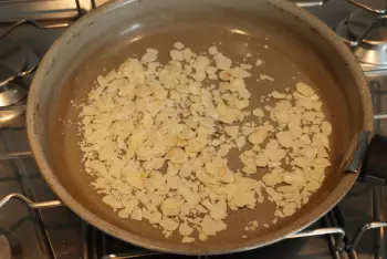 Petits pois nouveaux aux amandes : Étape 3