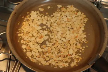 Petits pois nouveaux aux amandes : Étape 4