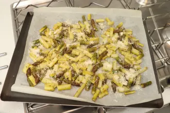 Asperges vertes rôties au citron et parmesan : Étape 6