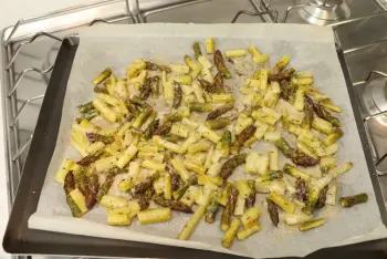 Asperges vertes rôties au citron et parmesan : Étape 7