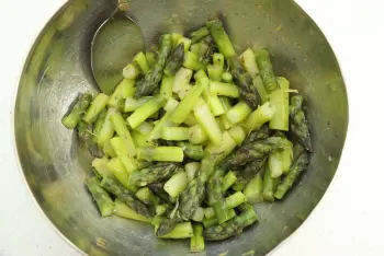 Asperges vertes rôties au citron et parmesan : Étape 2