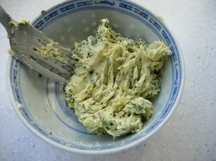 Pommes de terre au four, beurre ou crème aux herbes : Étape 3