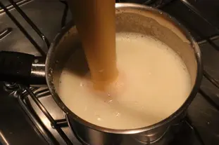 Oeufs pochés aux épinards et lait de Comté : Étape 6