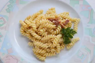 Pâtes à la crème moutardée