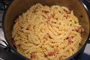 Pâtes à la crème moutardée : Étape 4