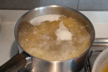 Spaghetti aux tomates et pesto : Étape 7