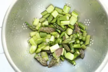 Farfalle aux asperges vertes : Étape 1
